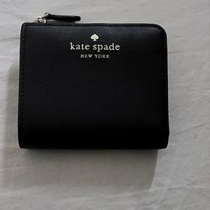 L-zip bifold Kate Spade New York Leather wallet in excellent condition